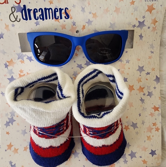 Baby Bib Baby Booties Baby Sunglasses Set 4th of July Set Red White and Cute NWT - Picture 4 of 5